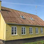 別荘 4 Bedroom Stunning In グドイェム