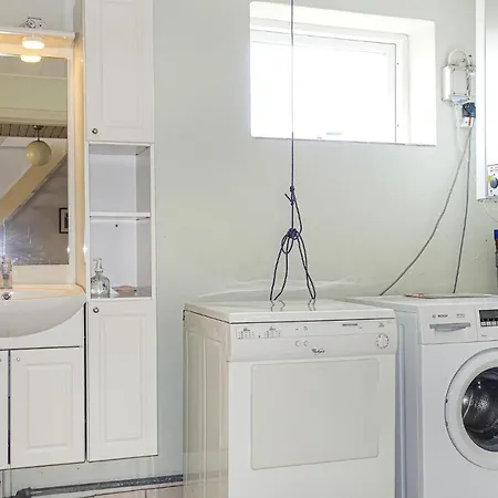 Holiday home Stunning In With Kitchen *