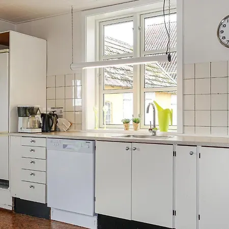 Holiday home Stunning In With Kitchen Gudhjem