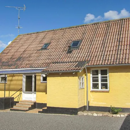 Holiday home Stunning In With Kitchen