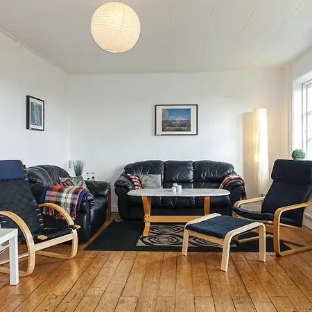 Stunning In With Kitchen Holiday home *
