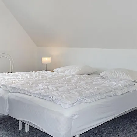 4 Bedroom Stunning In Holiday home Gudhjem