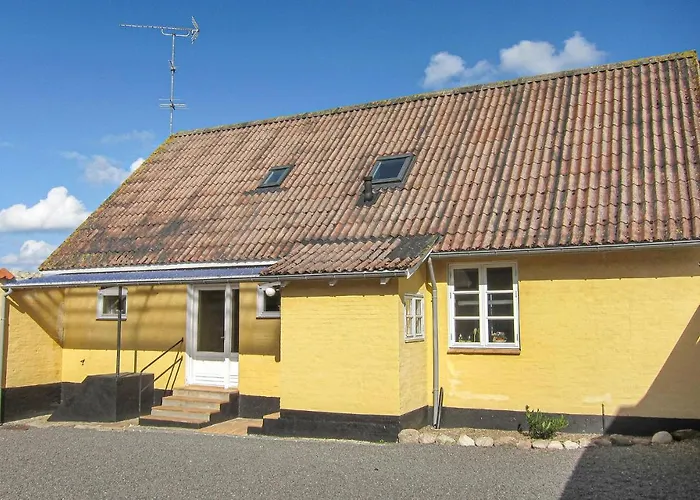 Holiday home 4 Bedroom Stunning In