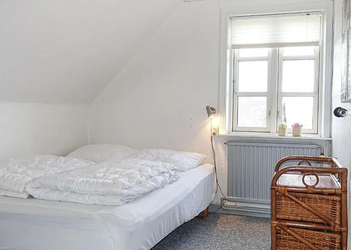 4 Bedroom Stunning In Gudhjem